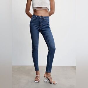MNG Mango Soho Jean High Rise Skinny Size 4 Dark Wash
